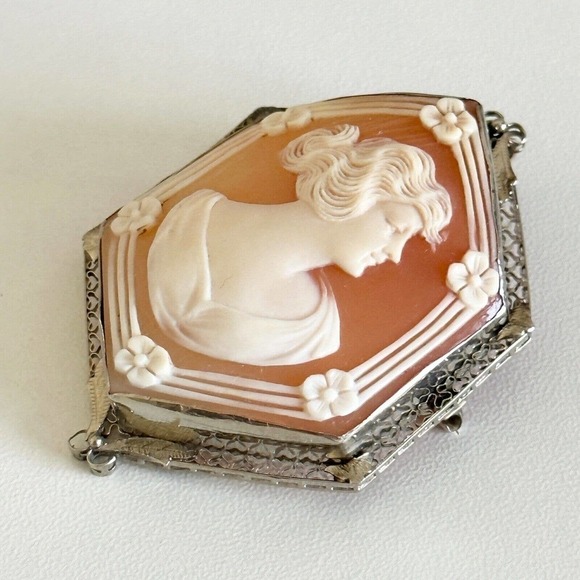 Vintage 14K Solid White Gold Carved Cameo Shell Woman & Flowers Large Brooch Pin - Picture 6 of 16
